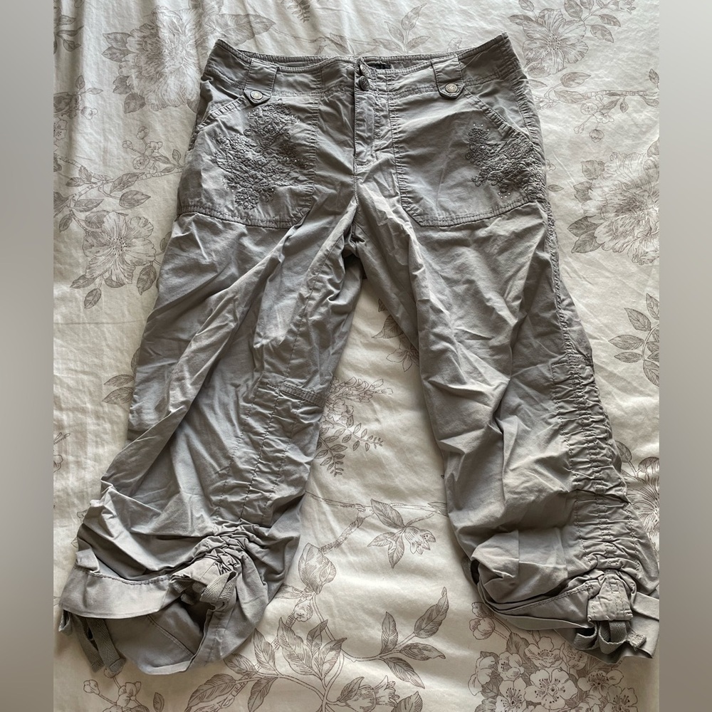 Y2K Gray Low‎ Rise Embroidered Cinch Hem Capri Crop Pants 6 Bratz Lizzie McGuire
